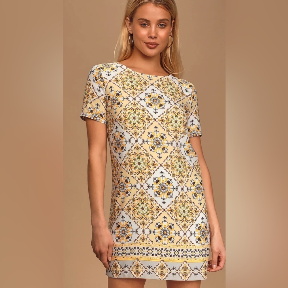 Lulu's|Dandy lion short sleeve patterned shift dress in mustard yellow•••boho - Picture 3 of 14